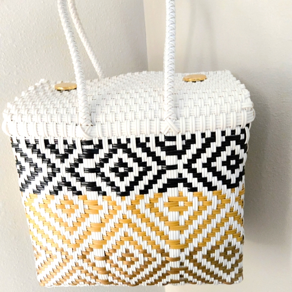 Hand woven mexican bag